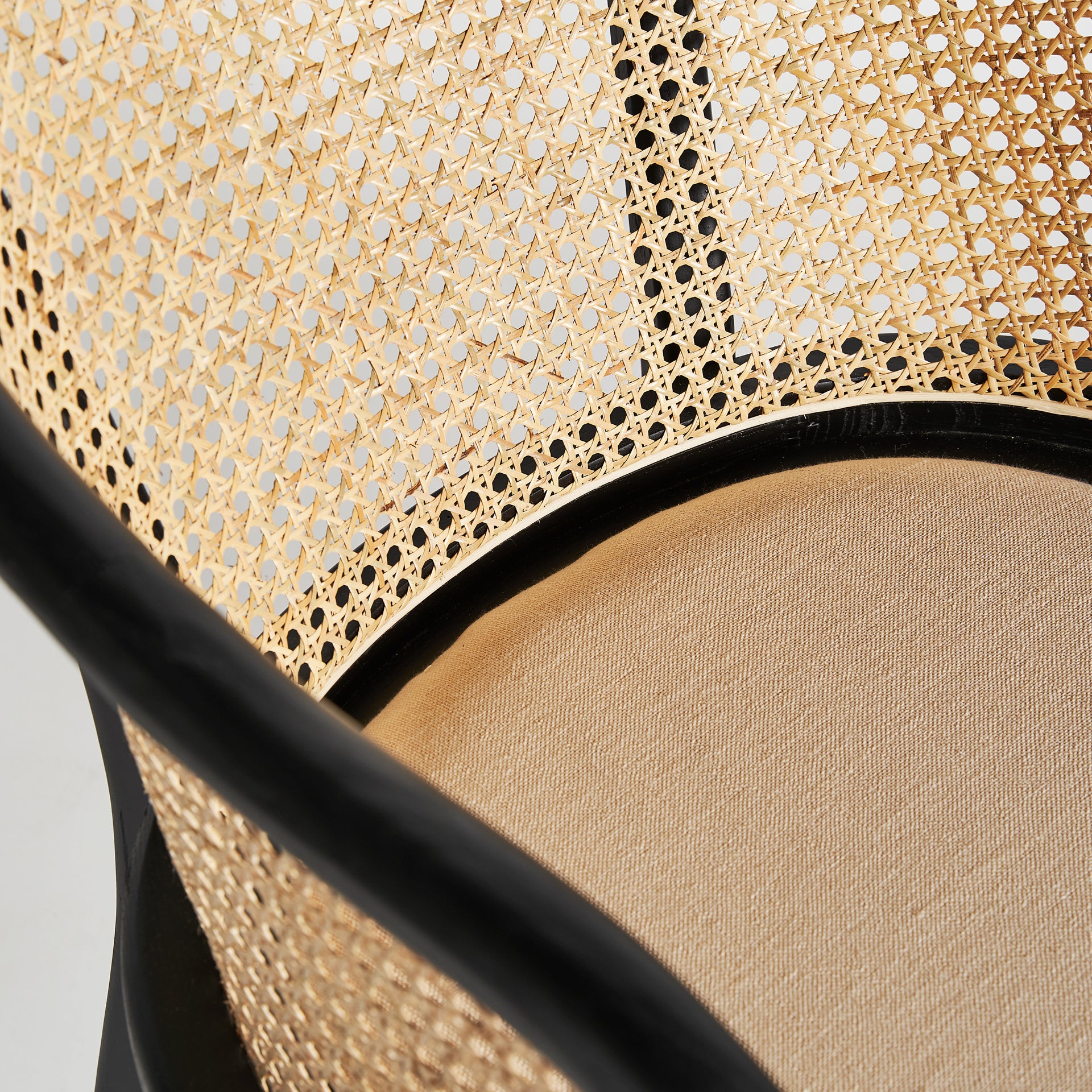 NUCHIS ARMCHAIR